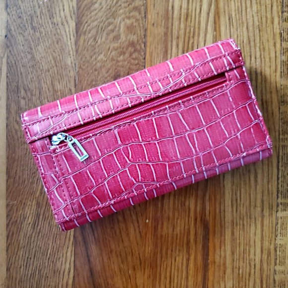 Guess Red Alligator Wallet - Picture 2 of 7